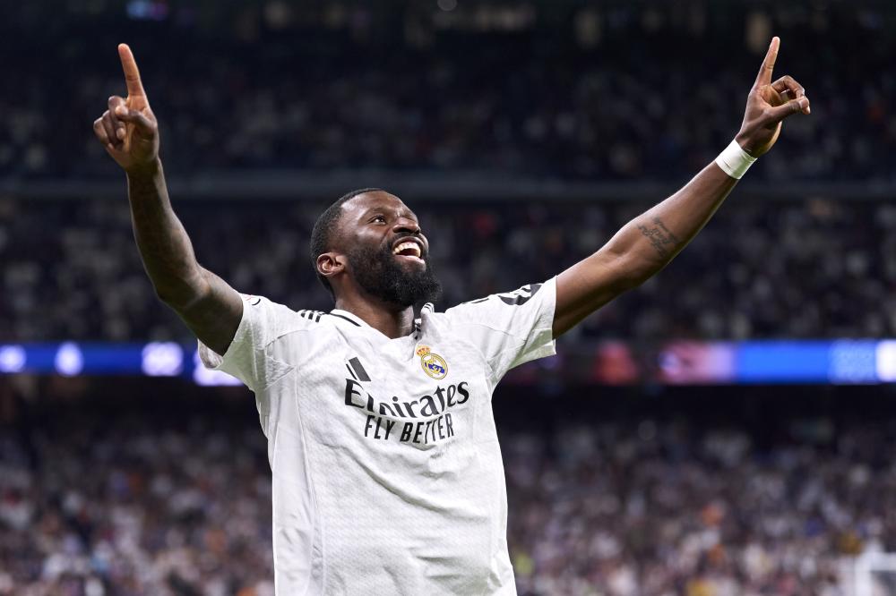 年加盟曼聯 年加盟曼聯